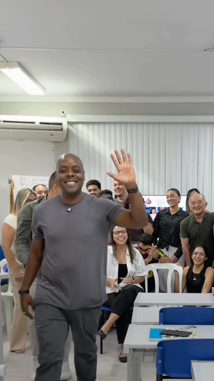 Magno Rodrigues conduzindo uma turma em treinamento